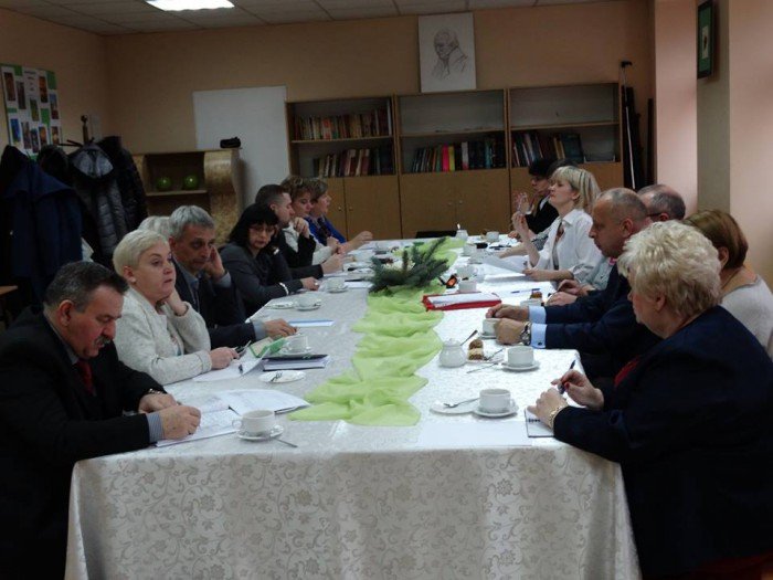 o-zmianach-w-prawie-oswiatowym-w-handlowce-foto-66253