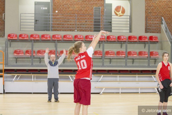koszykowka-dziewczat-walczyy-szkoy-srednie-foto-66259