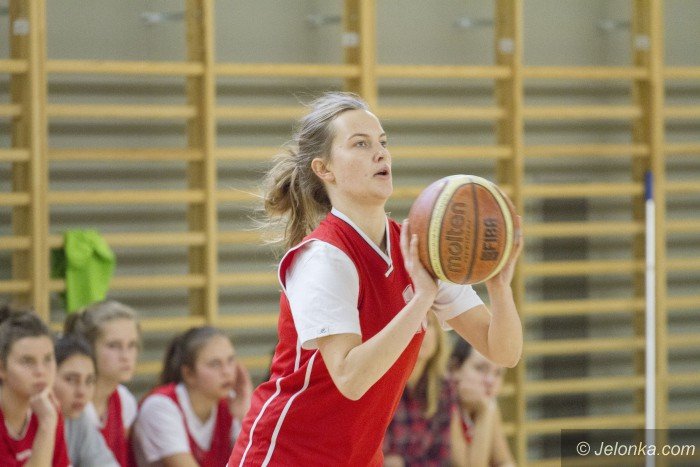 koszykowka-dziewczat-walczyy-szkoy-srednie-foto-66259