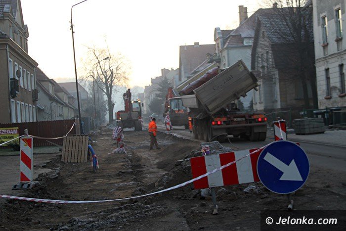wyczokowskiego-z-wyrwa-w-nowym-asfalcie-foto-66325