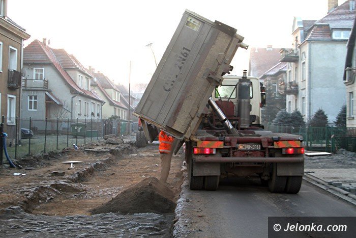 wyczokowskiego-z-wyrwa-w-nowym-asfalcie-foto-66325