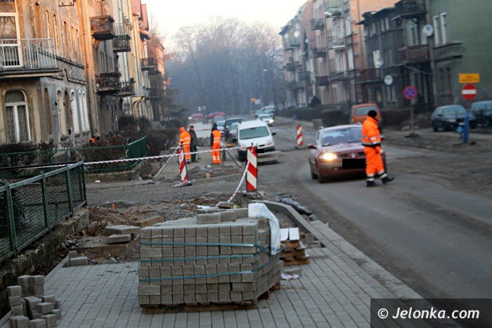 wyczokowskiego-z-wyrwa-w-nowym-asfalcie-foto-66325