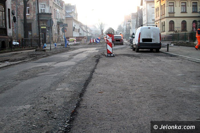 wyczokowskiego-z-wyrwa-w-nowym-asfalcie-foto-66325