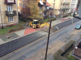 wyczokowskiego-z-wyrwa-w-nowym-asfalcie-foto-66325