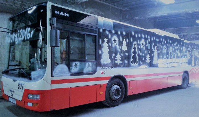 mikoajkowy-autobus-na-linii-nr-2-foto-66334