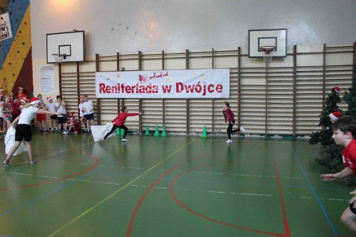 reniferiada-w-jeleniogorskiej-sp-2-foto-66345