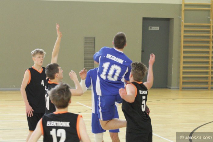 koszykowka-chopcow-gray-szkoy-srednie-foto-66366