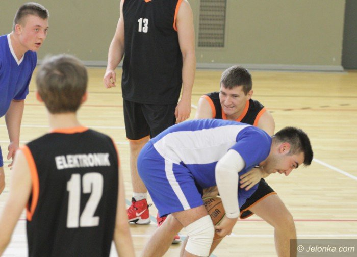 koszykowka-chopcow-gray-szkoy-srednie-foto-66366