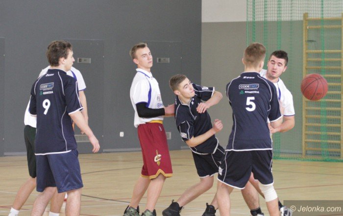koszykowka-chopcow-gray-szkoy-srednie-foto-66366