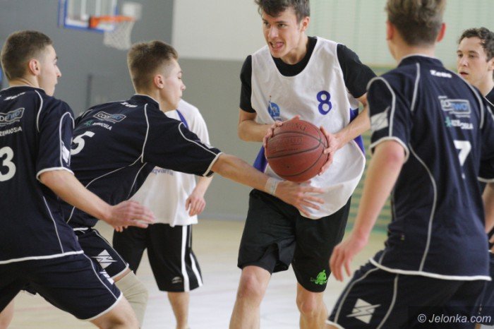 koszykowka-chopcow-gray-szkoy-srednie-foto-66366