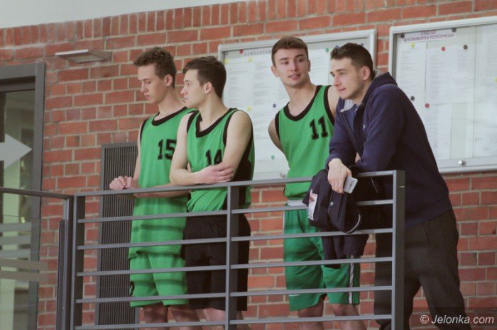 koszykowka-chopcow-gray-szkoy-srednie-foto-66366
