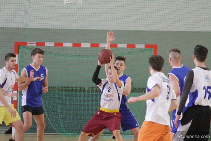 koszykowka-chopcow-gray-szkoy-srednie-foto-66366