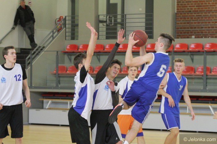 koszykowka-chopcow-gray-szkoy-srednie-foto-66366