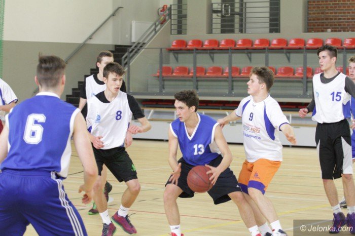 koszykowka-chopcow-gray-szkoy-srednie-foto-66366