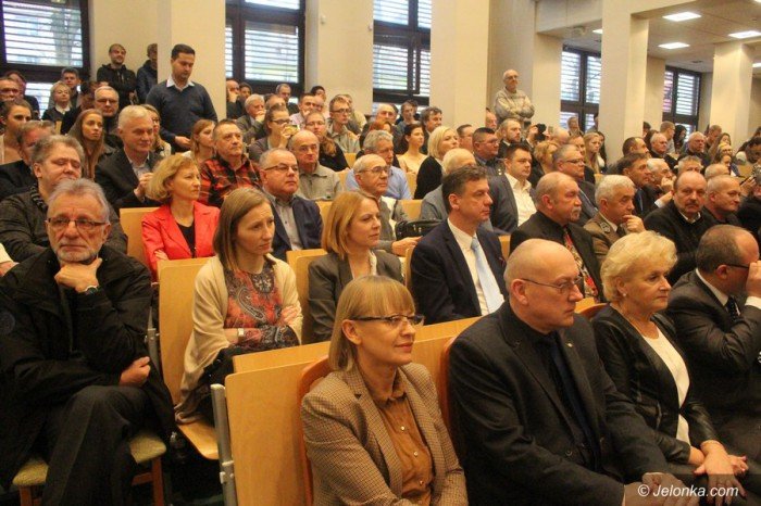 tumy-na-spotkaniu-z-wicepremierem-morawieckim-foto-66370