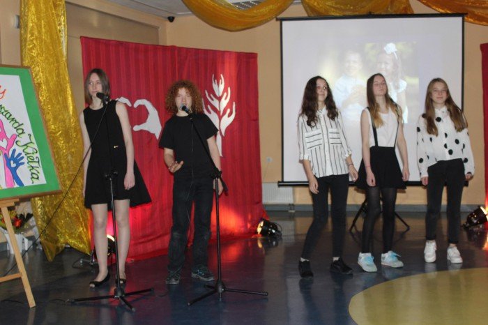 uczniowie-z-karpacza-uhonorowali-ryszarda-kieka-foto-66402