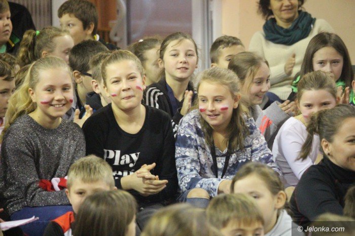 uczniow-trzynastki-aczy-pika-foto-66466