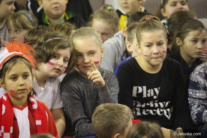 uczniow-trzynastki-aczy-pika-foto-66466