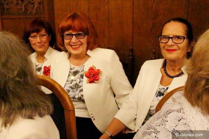 kobiety-opanoway-ratusz-byo-pieknie-foto-66471