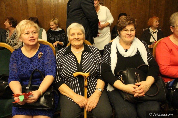 kobiety-opanoway-ratusz-byo-pieknie-foto-66471