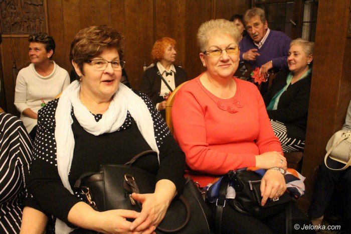 kobiety-opanoway-ratusz-byo-pieknie-foto-66471