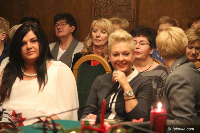 kobiety-opanoway-ratusz-byo-pieknie-foto-66471