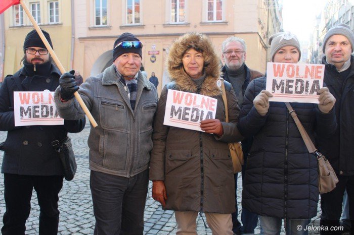 jeleniogorzanie-w-obronie-mediow-w-sejmie-foto-66496
