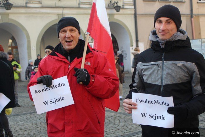 jeleniogorzanie-w-obronie-mediow-w-sejmie-foto-66496