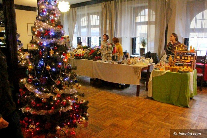 pysznosci-i-cudenka-na-jarmarku-bozonarodzeniowym-foto-66510