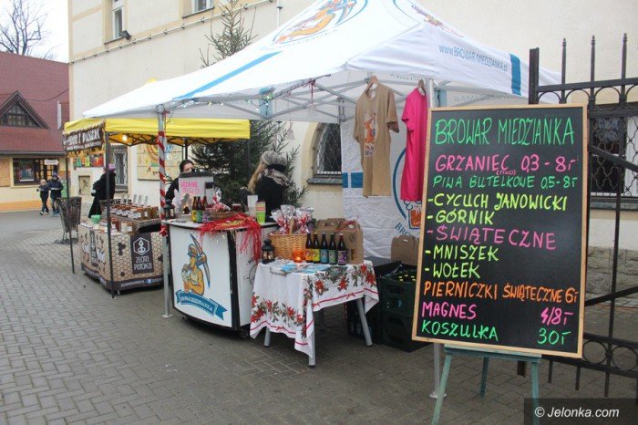 pysznosci-i-cudenka-na-jarmarku-bozonarodzeniowym-foto-66510