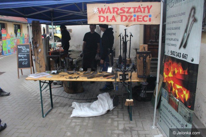 pysznosci-i-cudenka-na-jarmarku-bozonarodzeniowym-foto-66510