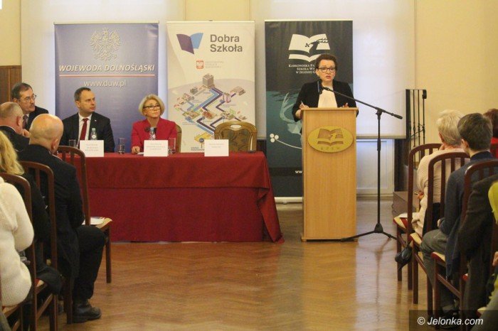 minister-zalewska-jelenia-gora-zyska-na-reformie-foto-66528