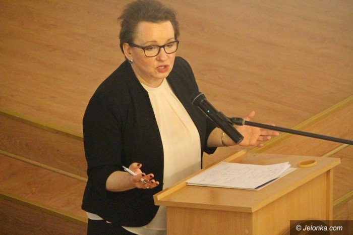 minister-zalewska-jelenia-gora-zyska-na-reformie-foto-66528