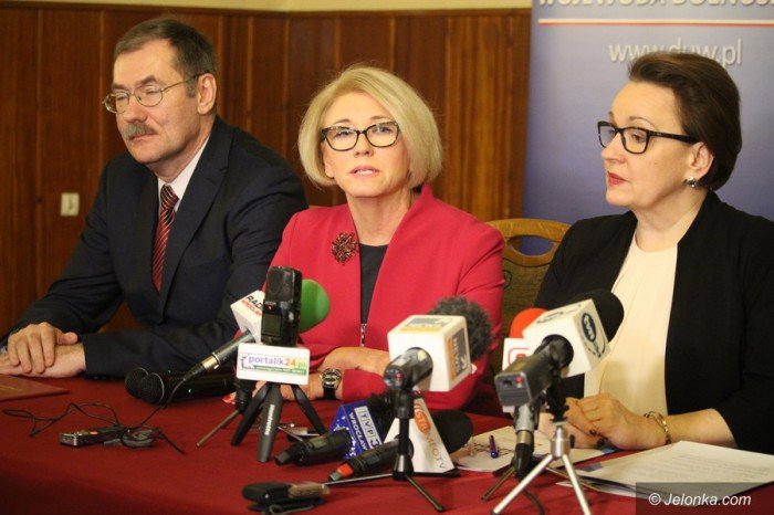minister-zalewska-jelenia-gora-zyska-na-reformie-foto-66528