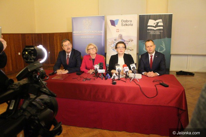 minister-zalewska-jelenia-gora-zyska-na-reformie-foto-66528