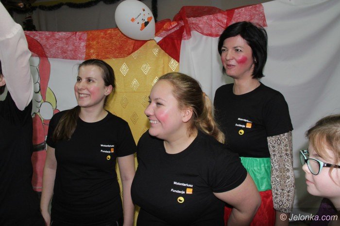wolontariusze-fundacji-orange-z-usmiechem-dla-dzieci-foto-66538