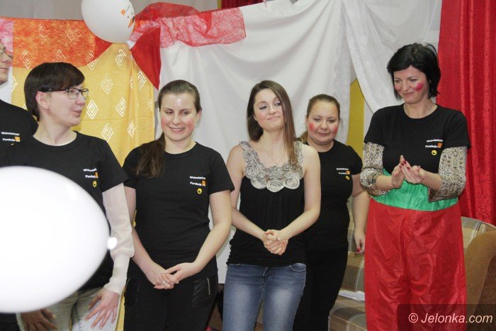 wolontariusze-fundacji-orange-z-usmiechem-dla-dzieci-foto-66538