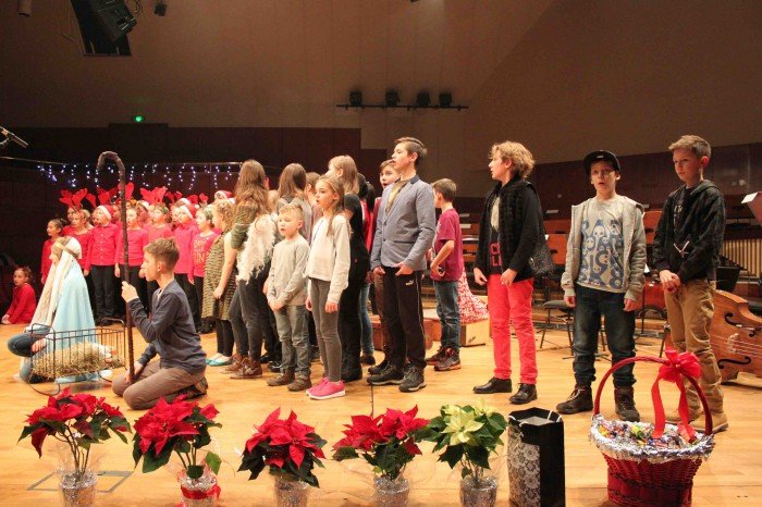 dwojka-z-jasekami-w-filharmonii-foto-66540
