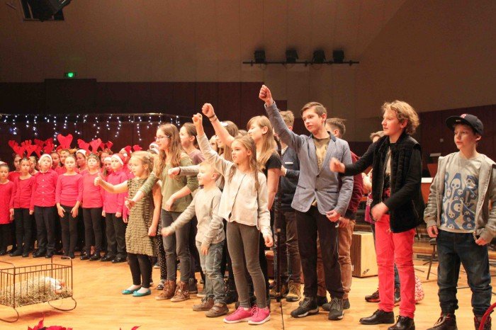 dwojka-z-jasekami-w-filharmonii-foto-66540