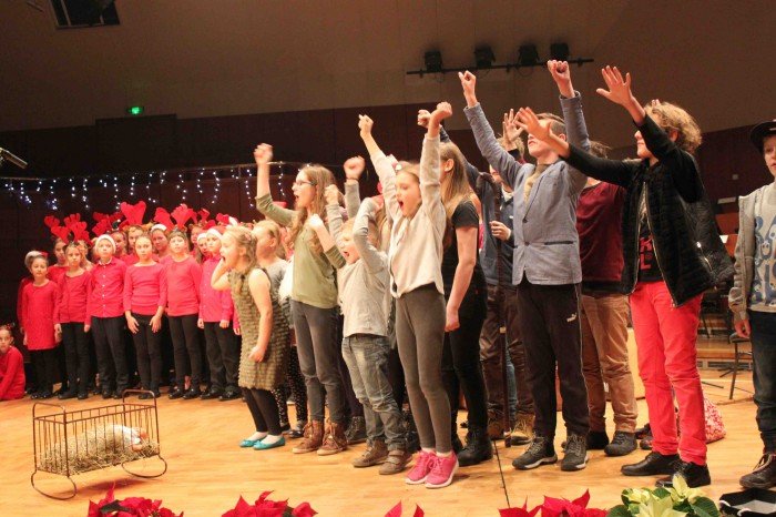 dwojka-z-jasekami-w-filharmonii-foto-66540