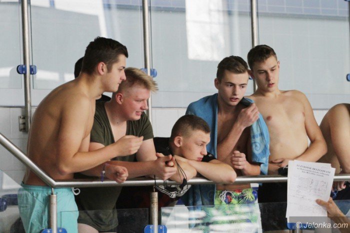 scigali-sie-pywacy-ze-szko-srednich-i-gimnazjalnych-foto-66543