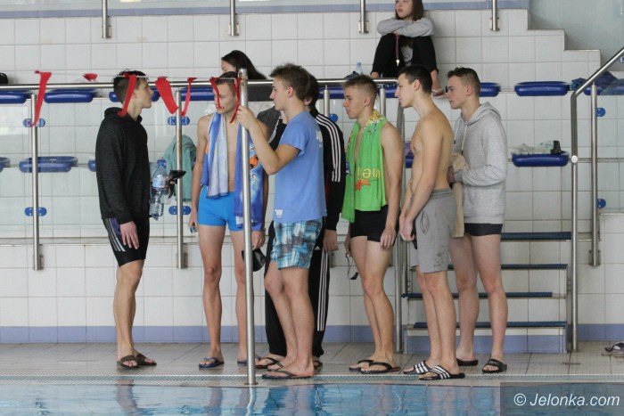 scigali-sie-pywacy-ze-szko-srednich-i-gimnazjalnych-foto-66543