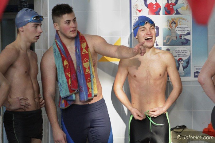 scigali-sie-pywacy-ze-szko-srednich-i-gimnazjalnych-foto-66543