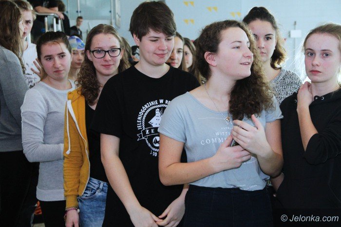 scigali-sie-pywacy-ze-szko-srednich-i-gimnazjalnych-foto-66543
