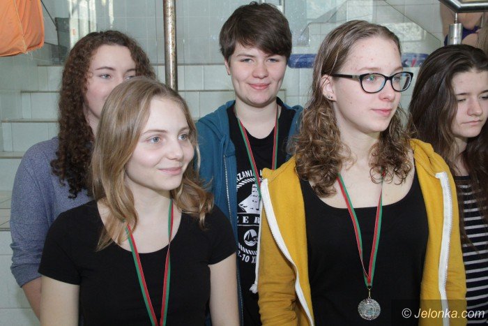 scigali-sie-pywacy-ze-szko-srednich-i-gimnazjalnych-foto-66543