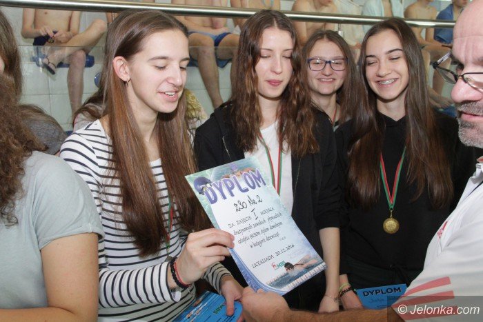 scigali-sie-pywacy-ze-szko-srednich-i-gimnazjalnych-foto-66543