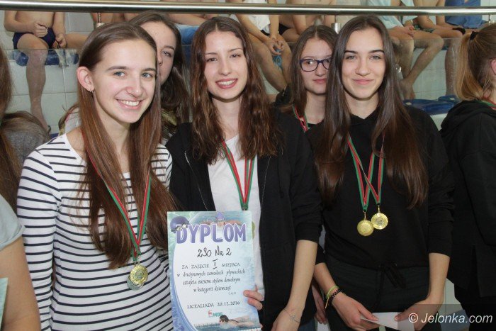 scigali-sie-pywacy-ze-szko-srednich-i-gimnazjalnych-foto-66543
