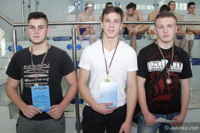scigali-sie-pywacy-ze-szko-srednich-i-gimnazjalnych-foto-66543