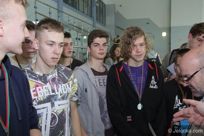 scigali-sie-pywacy-ze-szko-srednich-i-gimnazjalnych-foto-66543