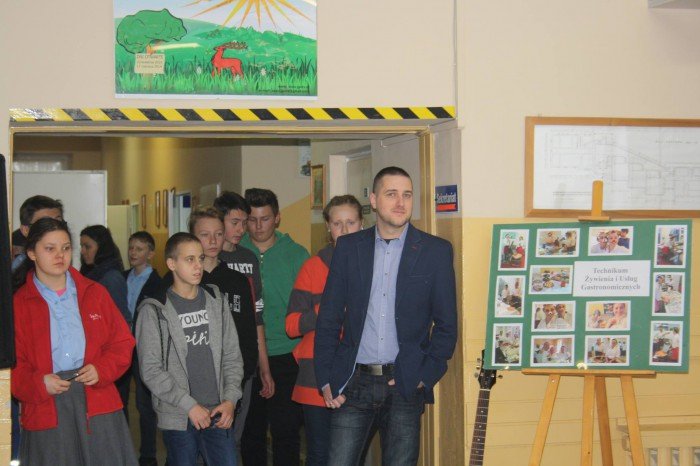 swiateczne-warsztaty-dla-gimnazjalistow-z-zywa-szopka-foto-66563